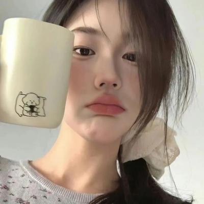 红唇相吻